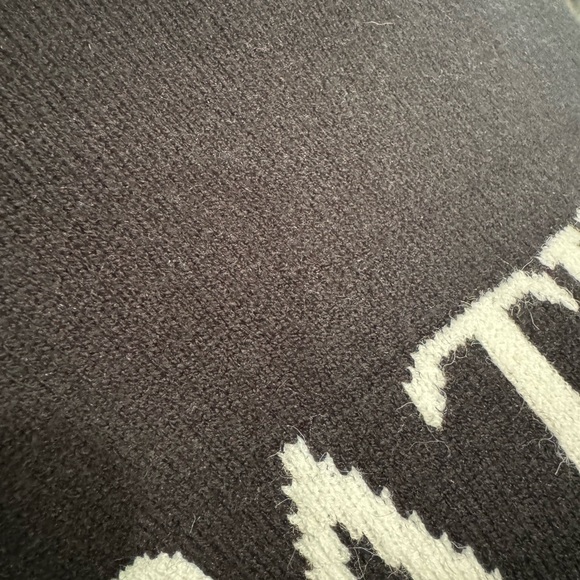 Fun sweater - Picture 6 of 6